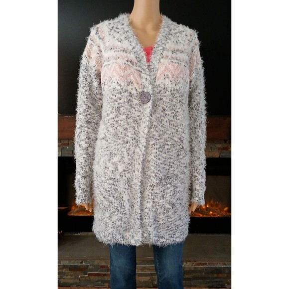 Retrology Women's Medium Furry Sweater Front Pockets One Button Long Cardigan - Picture 1 of 8